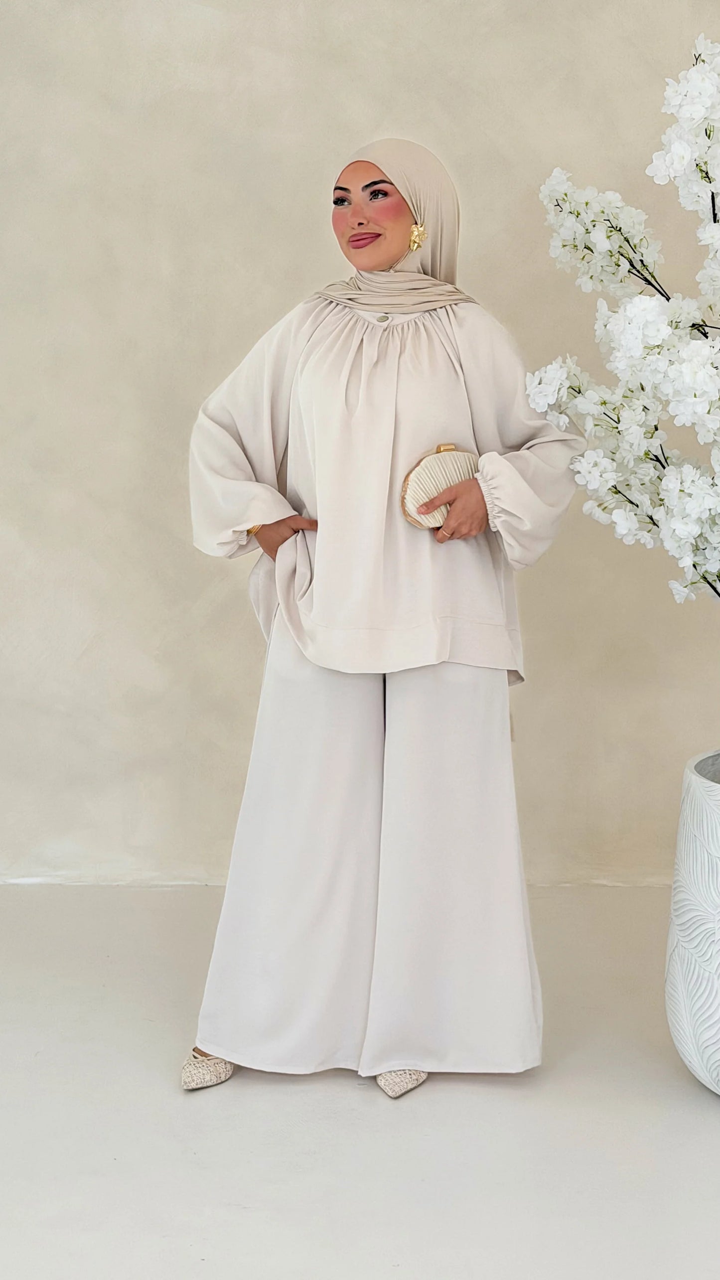 أونسومبل زاريلا الساتان - أناقة وانسيابية لكل المناسبات
