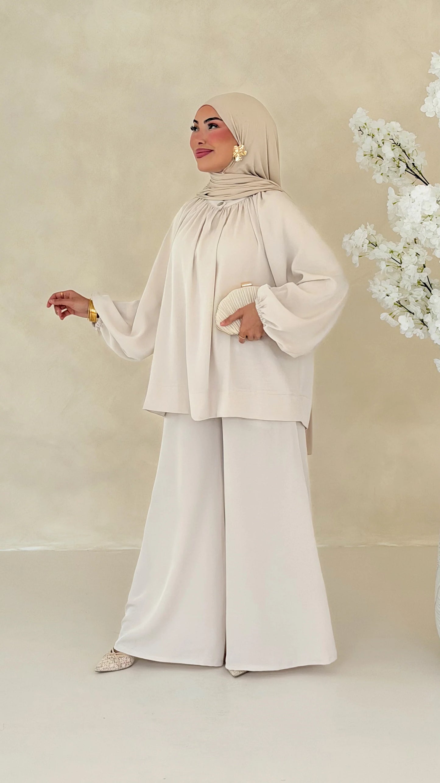 أونسومبل زاريلا الساتان - أناقة وانسيابية لكل المناسبات