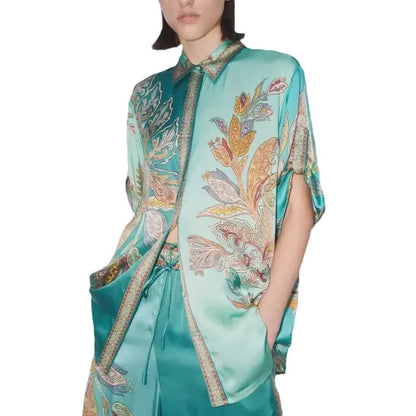 طقم قميص ريترو وبنطال واسع الساق