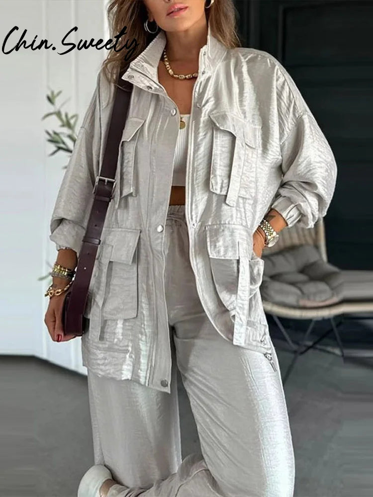 جاكيت وبنطلون واسع لإطلالة عصرية