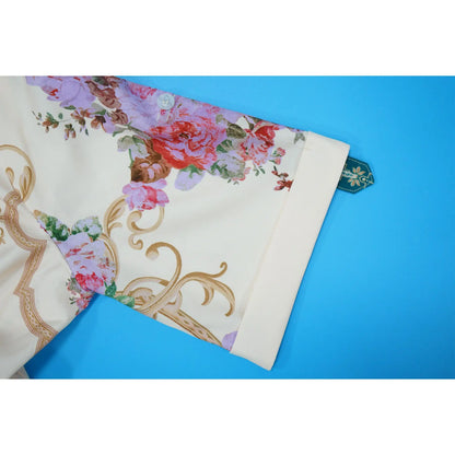 بذلة أنيقة برقبة منخفضة