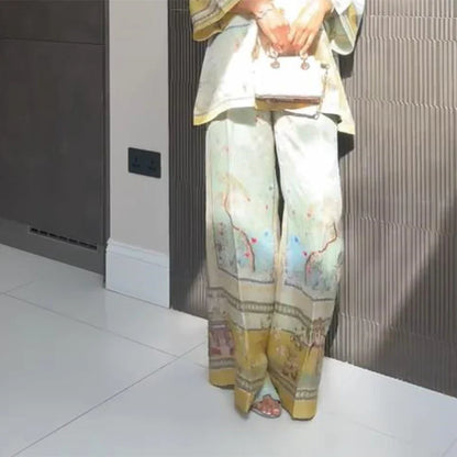 بذلة فاخرة بطبعة نباتية فنية وتصميم مريح